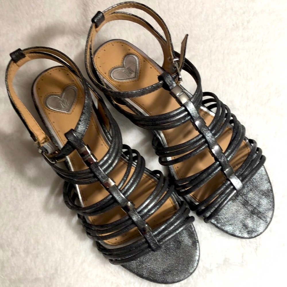 Madeline Metallic Sandals 6.5M Strapy Design Open Toe New in Box